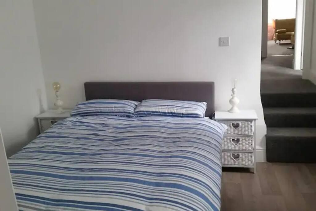 Orme View Dog Friendly Apartment Llandudno Luaran gambar
