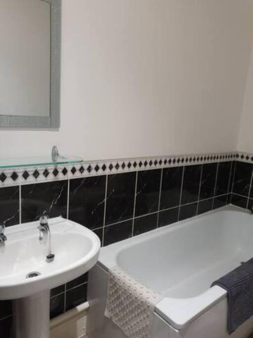 Orme View Dog Friendly Apartment Llandudno Luaran gambar