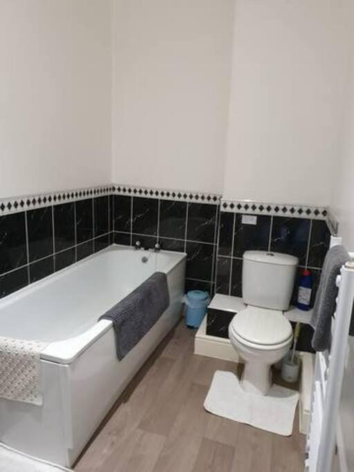 Orme View Dog Friendly Apartment Llandudno Luaran gambar